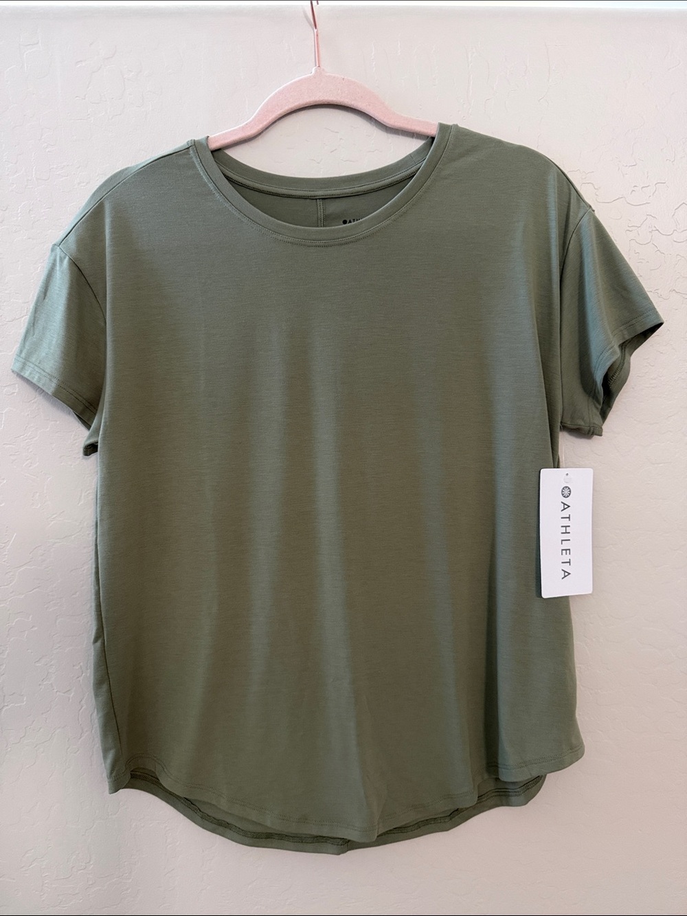 Athleta Move With Ease Tee - Color: Eucalyptus - Crewneck Short Sleeve Tee